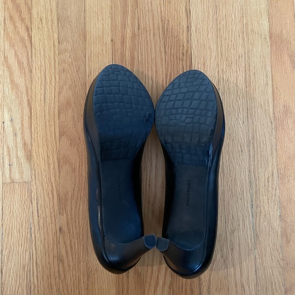 Rockport Black Leather Heel.  Size 9. Round toe. - Picture 9 of 12